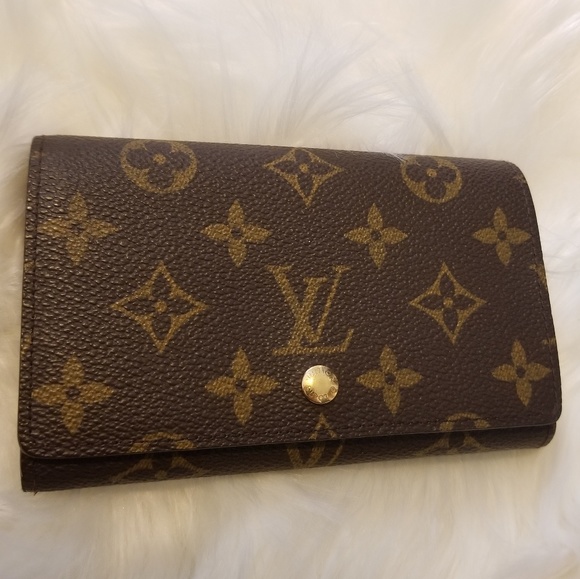 Louis Vuitton Handbags - 👝Auth Louis Vuitton Wallet